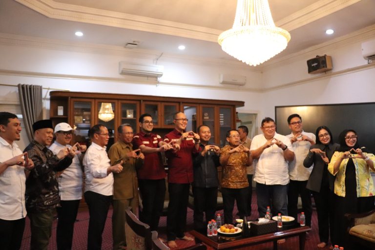 Komisi I DPRD Prov. Jabar Bertemu Wali Kota Untuk Membahas Aspirasi Penataan Wilayah