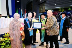 bank bjb Salurkan Beasiswa S2 untuk Lulusan Terbaik Universitas Ekuitas Indonesia