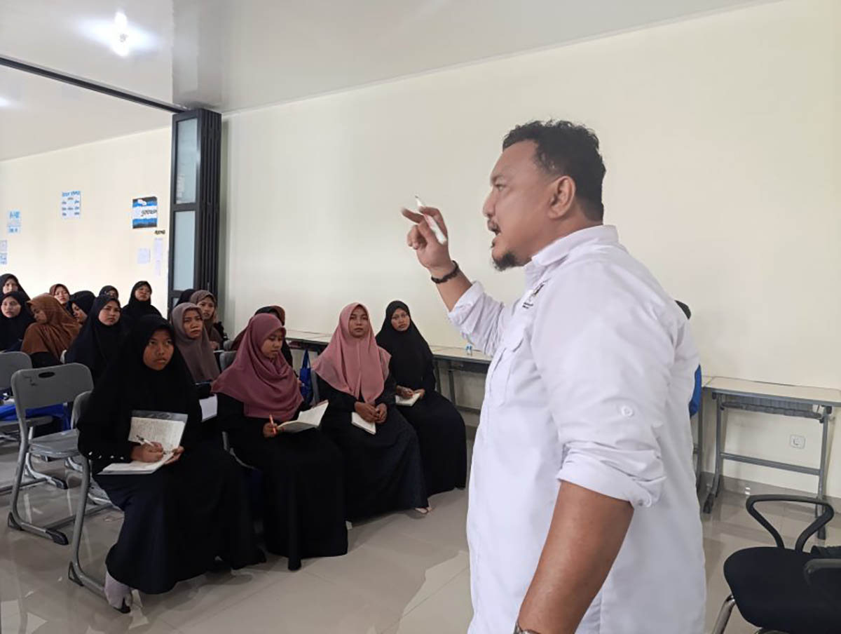 Belajar Jurnalistik Sejak Pesantren: Santri Mabda Islam Ditempa Menulis Fakta, Bukan Angan