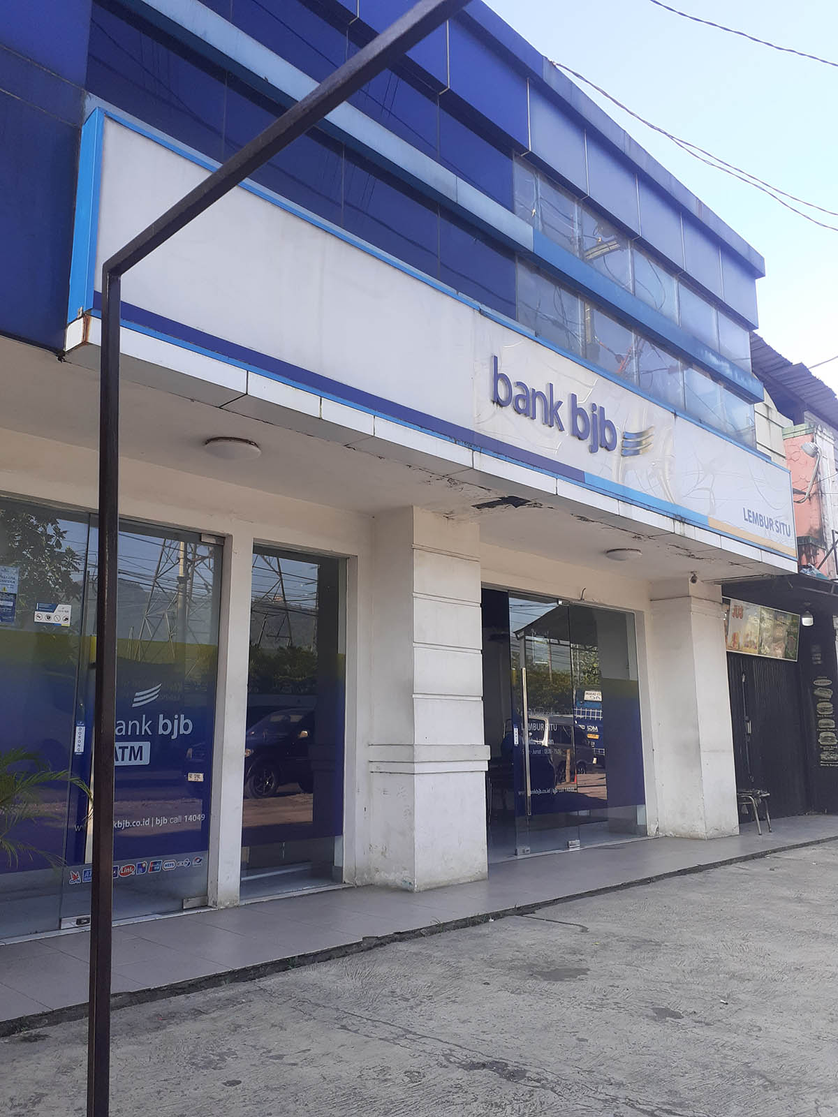 Dari Kas Naik Tingkat Jadi KCP Tipe B bank bjb Lembursitu, Kumuh Tidak Terpelihara