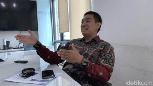 Eks Penyidik KPK Minta Kejagung Usut Fasilitas Konpers Hotman soal Febrie